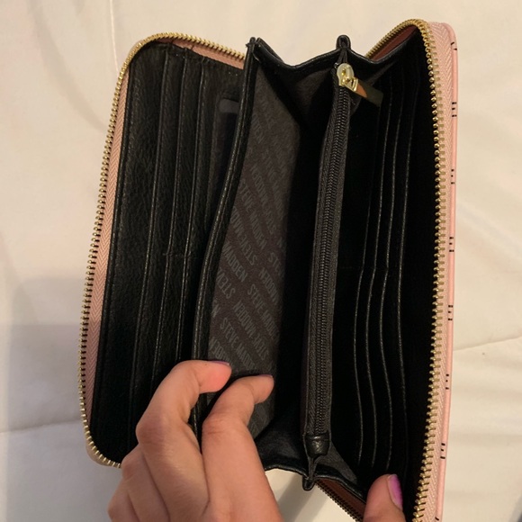 Steve Madden clutch/wallet - Picture 6 of 7